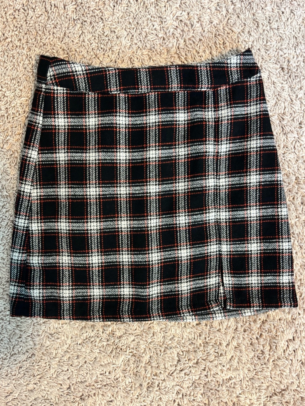 Tinseltown Black, Red & White Plaid Mini Skirt